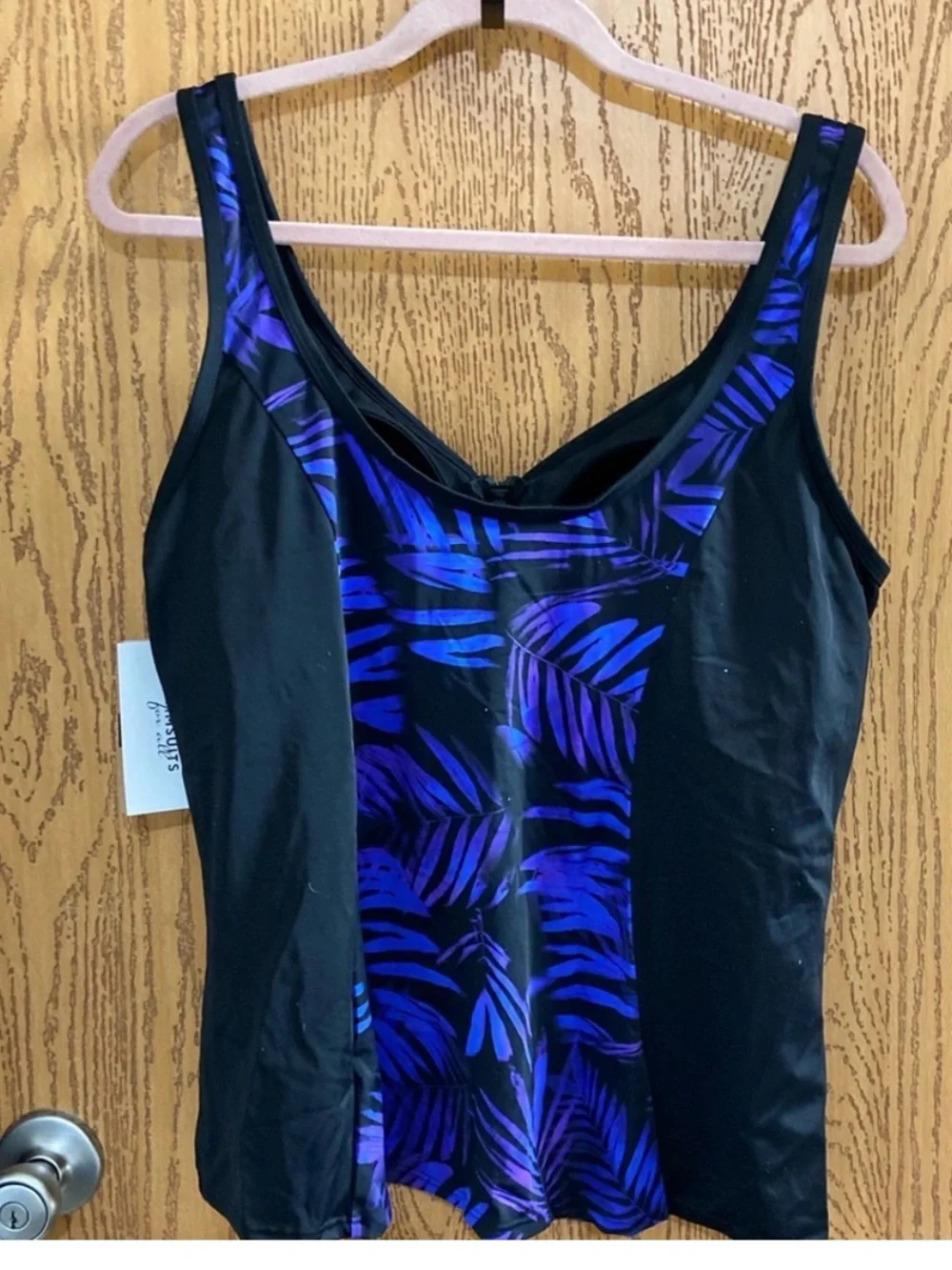 New Zip Front Swimsuits For All Sweetheart
Sporty Tankini Top Plus Size 20 - Picture 6 of 6